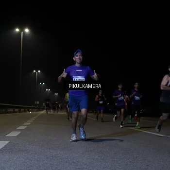 Runner Photo 7516465