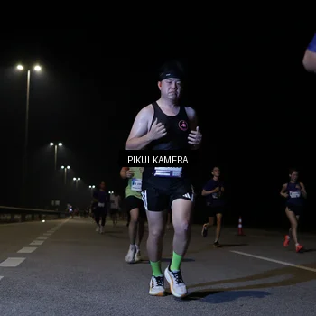 Runner Photo 7516543