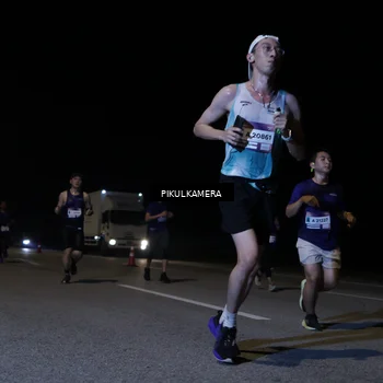 Runner Photo 7516651