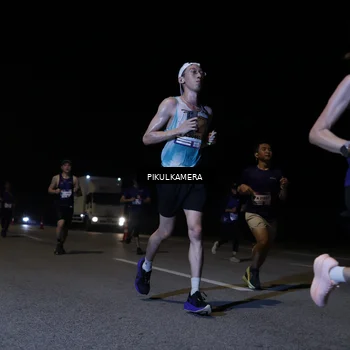 Runner Photo 7516653