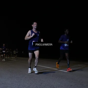 Runner Photo 7516874
