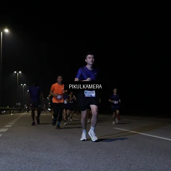 Runner Photo 7516900