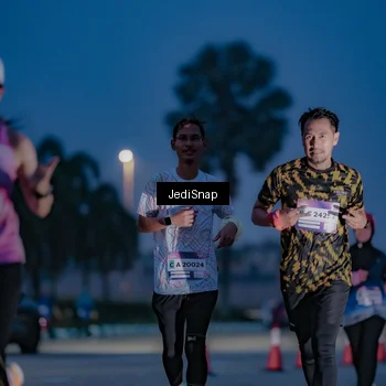 Runner Photo 7516992