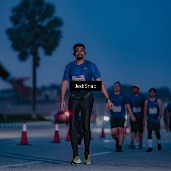 Runner Photo 7517003