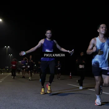 Runner Photo 7517010