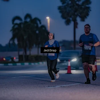 Runner Photo 7517013