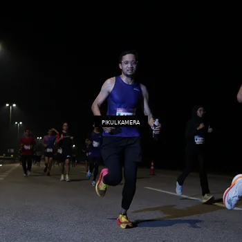 Runner Photo 7517018