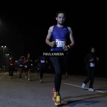 Runner Photo 7517020