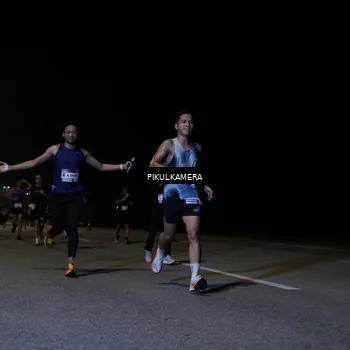 Runner Photo 7517021