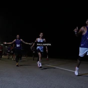 Runner Photo 7517022
