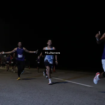Runner Photo 7517024