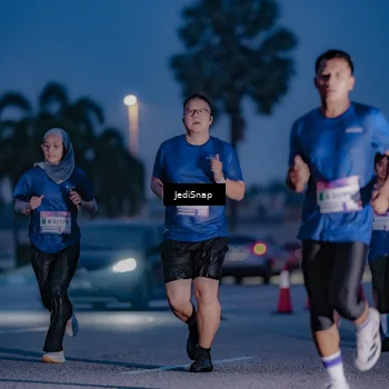 Runner Photo 7517028