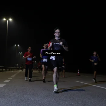 Runner Photo 7517034