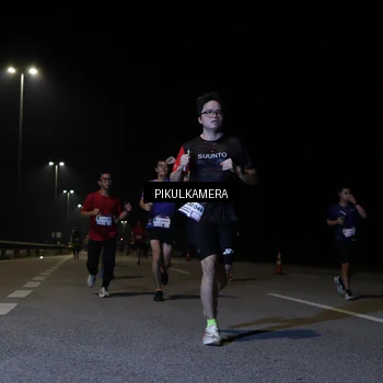 Runner Photo 7517039