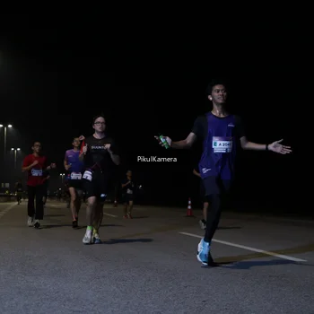 Runner Photo 7517040