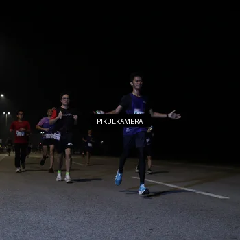 Runner Photo 7517048