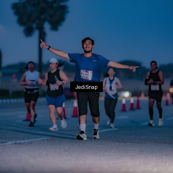Runner Photo 7517057