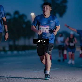 Runner Photo 7517059