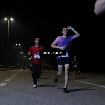 Runner Photo 7517060