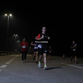 Runner Photo 7517062