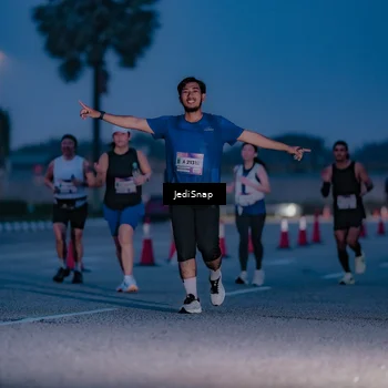 Runner Photo 7517068