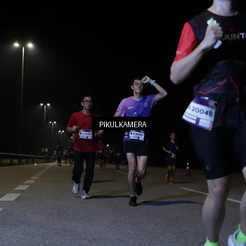 Runner Photo 7517070