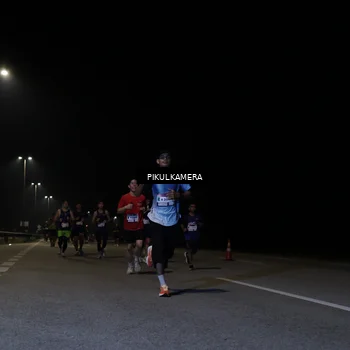 Runner Photo 7517080