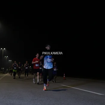Runner Photo 7517081