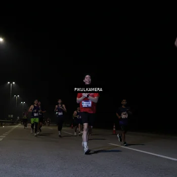 Runner Photo 7517087