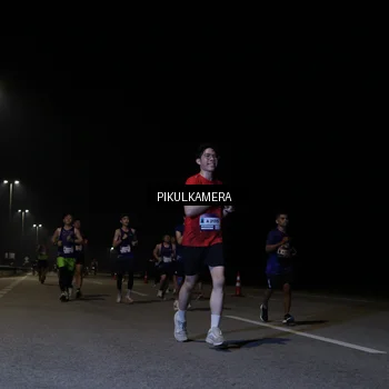 Runner Photo 7517098