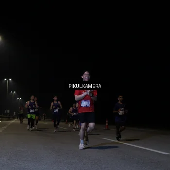 Runner Photo 7517099