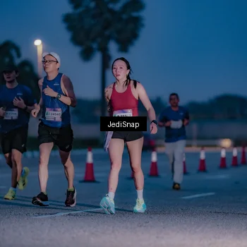 Runner Photo 7517105