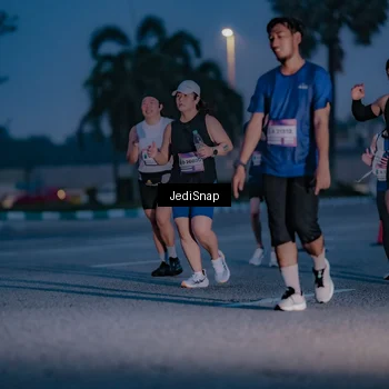 Runner Photo 7517110