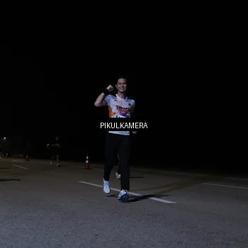 Runner Photo 7517122