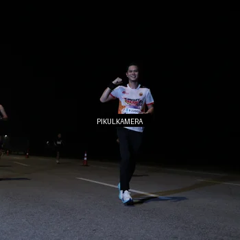 Runner Photo 7517125