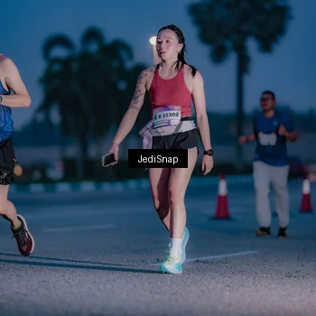 Runner Photo 7517136