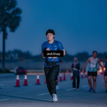 Runner Photo 7517141