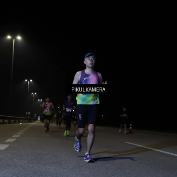 Runner Photo 7517145
