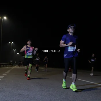 Runner Photo 7517153