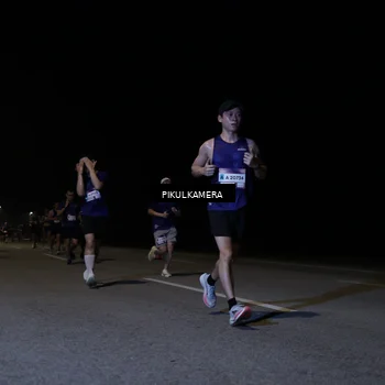 Runner Photo 7517211
