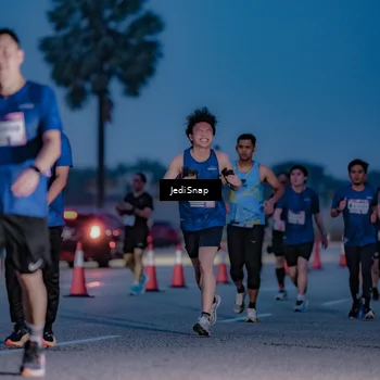 Runner Photo 7517338