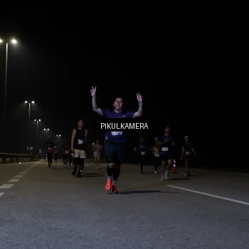 Runner Photo 7517410