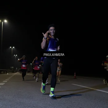 Runner Photo 7517444