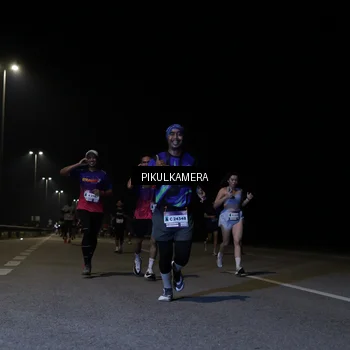 Runner Photo 7517454