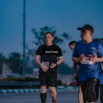 Runner Photo 7517459