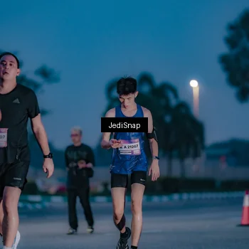 Runner Photo 7517460