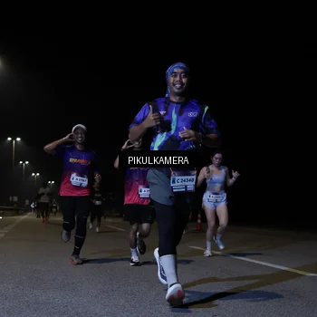 Runner Photo 7517469