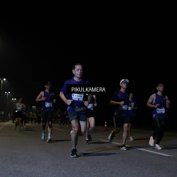 Runner Photo 7517592