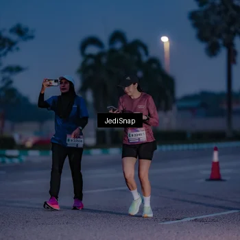 Runner Photo 7517595