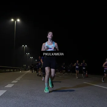 Runner Photo 7517613